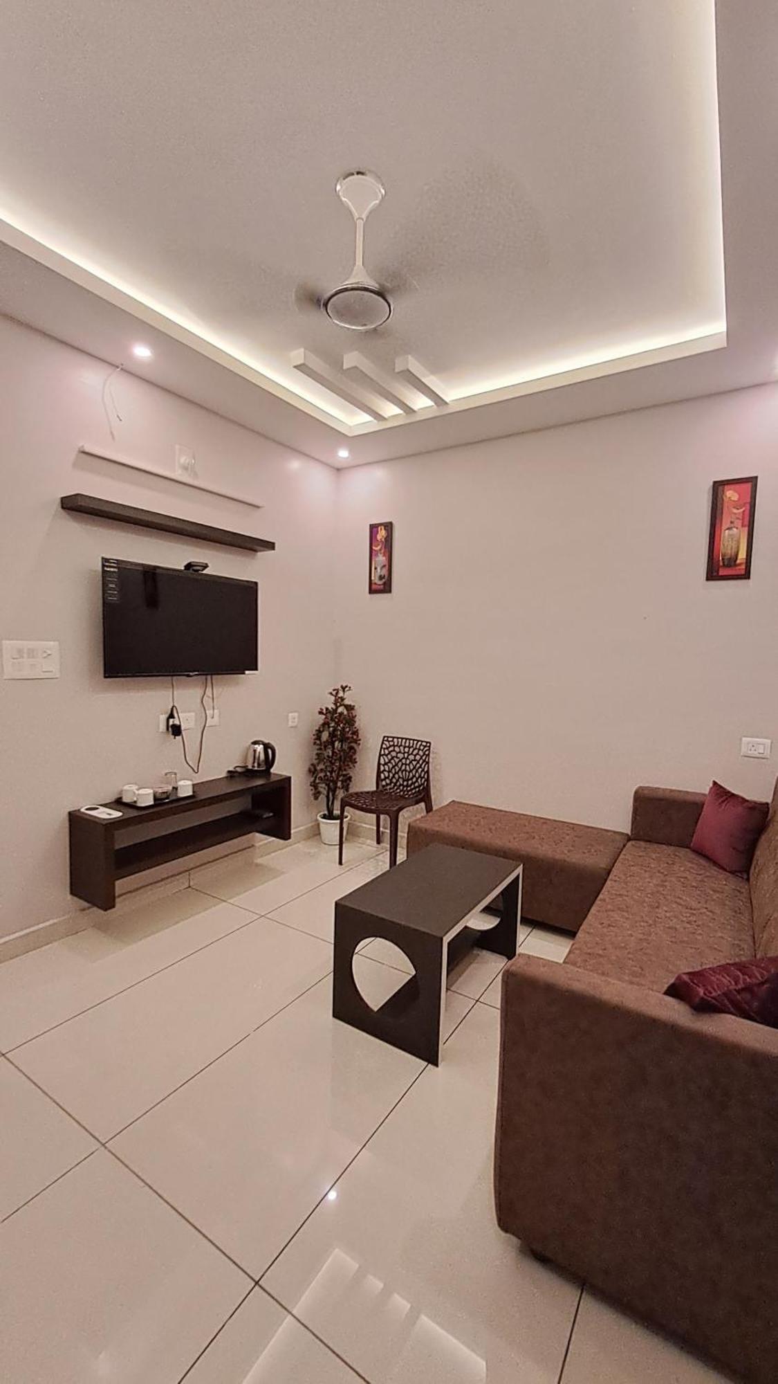 Capital Square Apart otel Erattupetta Dış mekan fotoğraf