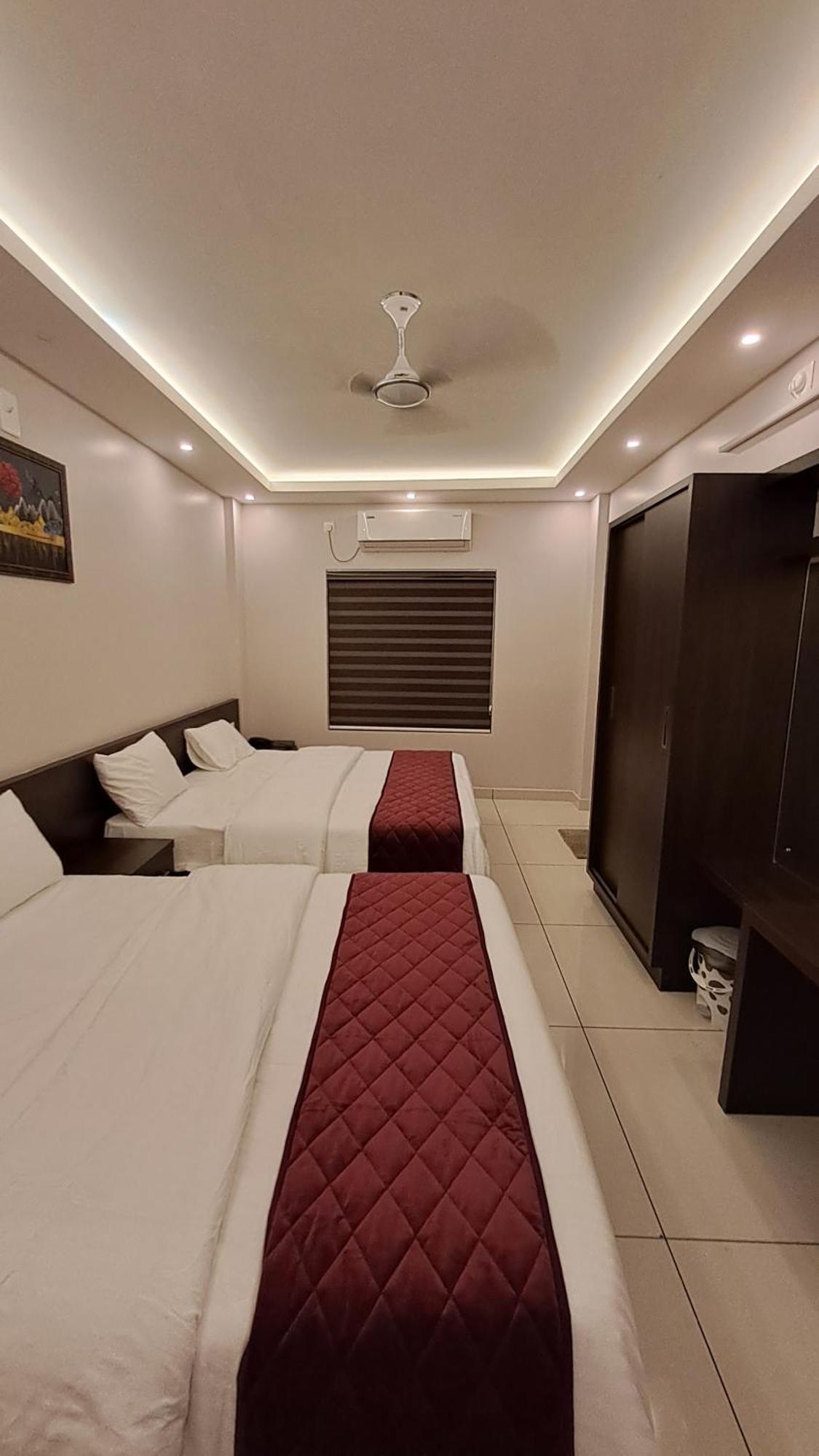 Capital Square Apart otel Erattupetta Dış mekan fotoğraf