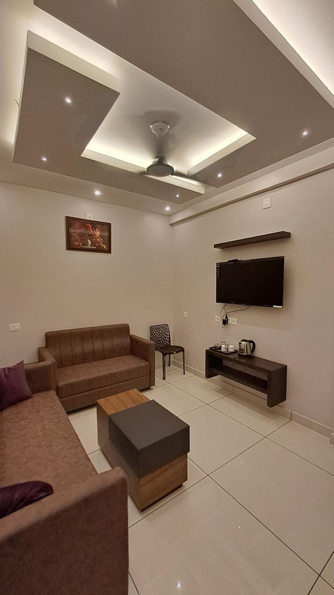 Capital Square Apart otel Erattupetta Dış mekan fotoğraf
