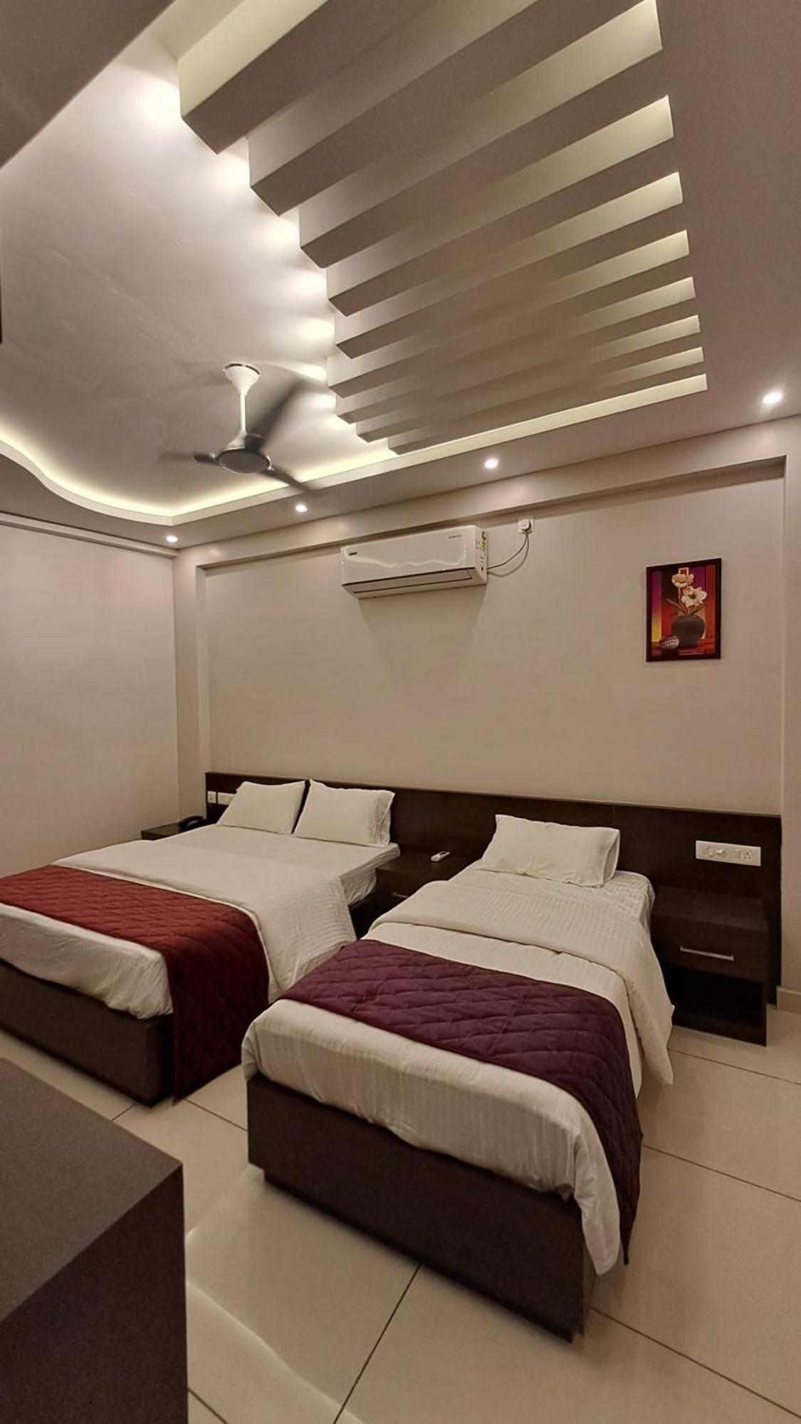 Capital Square Apart otel Erattupetta Dış mekan fotoğraf