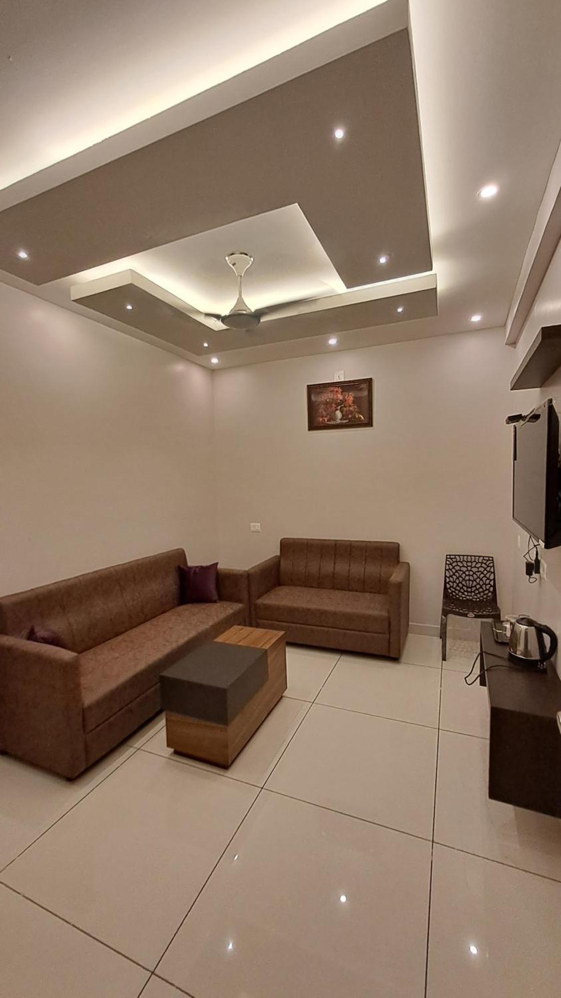 Capital Square Apart otel Erattupetta Dış mekan fotoğraf