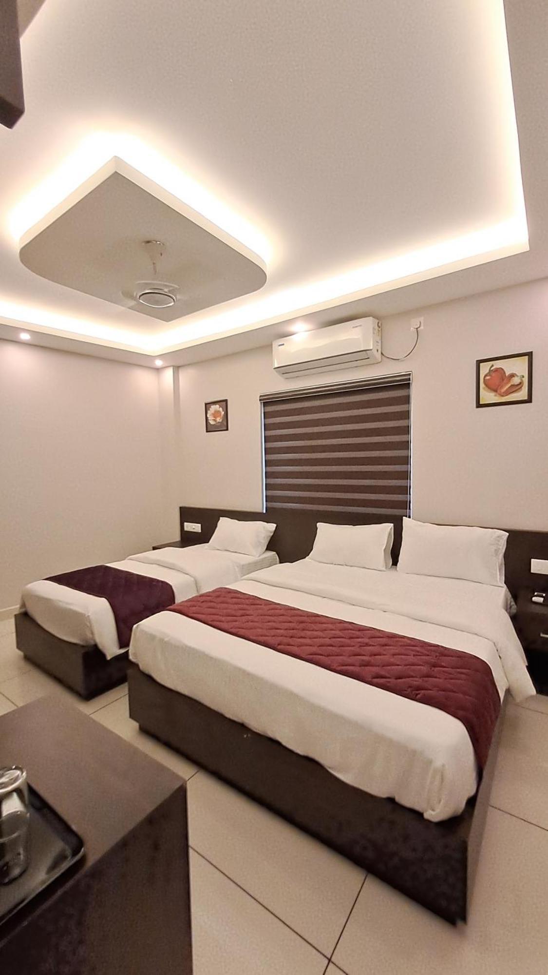 Capital Square Apart otel Erattupetta Dış mekan fotoğraf
