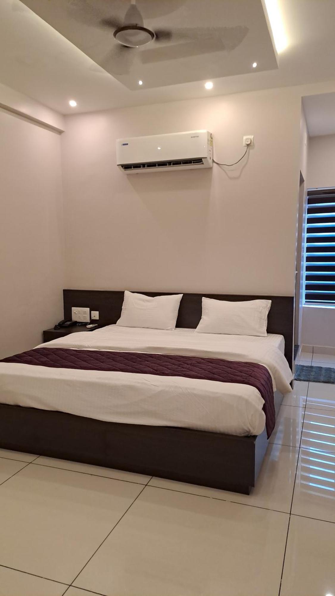 Capital Square Apart otel Erattupetta Dış mekan fotoğraf
